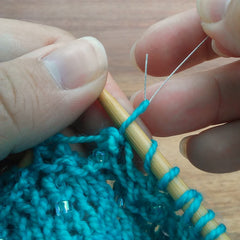 Adding beads to knitting 1