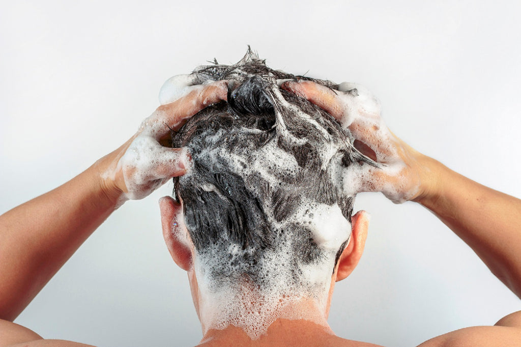 B olie College skelet 10 Men's Shampoo Do's & Don'ts Tips & Hair Advice