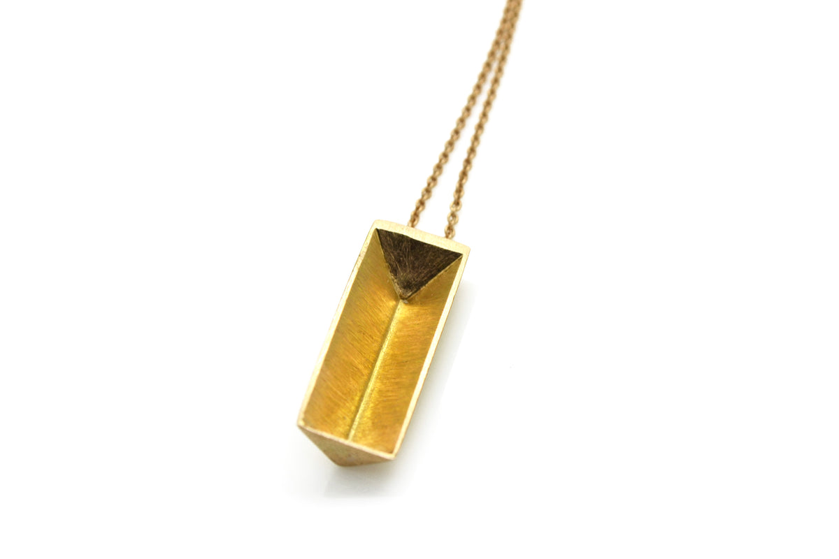 Myrthus Koinva Triangle necklace