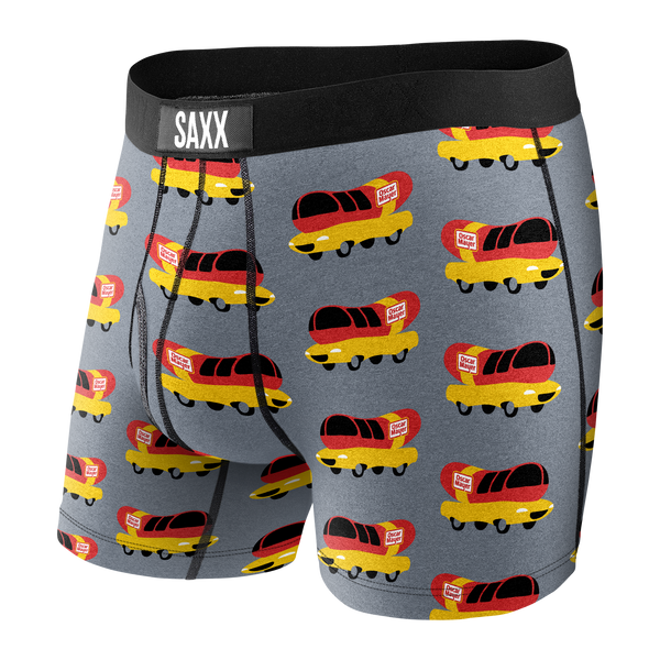 www.saxxunderwear.com