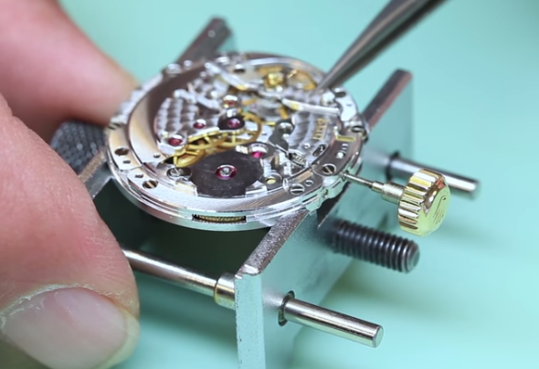 inside a rolex submariner