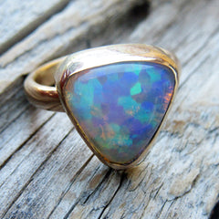 Blue Honeycomb Ethiopian Opal gem