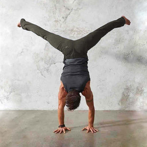 Yoga Pants "Oscar", olive - Perfekte Yogahose für Herren