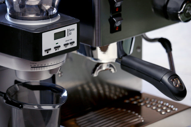 Baratza Sette 30 AP Espresso Grinder - details - lifestyle