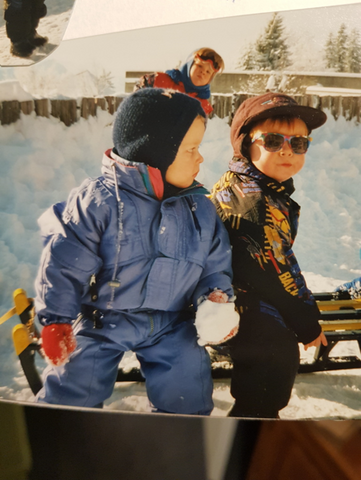 Robin Gnehm et Nicholas Hänny en tant qu'enfants