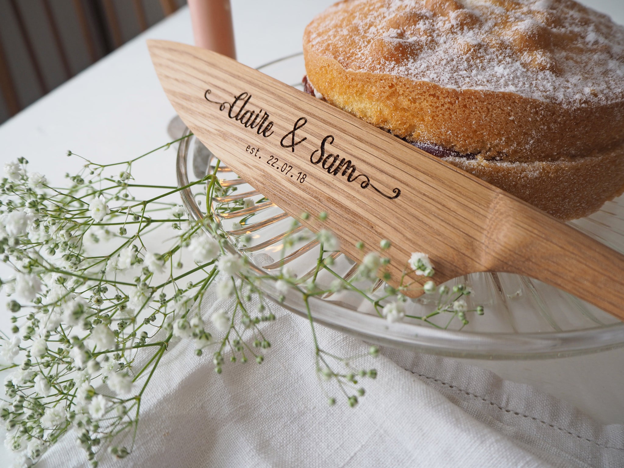 wooden-wedding-cake-knives