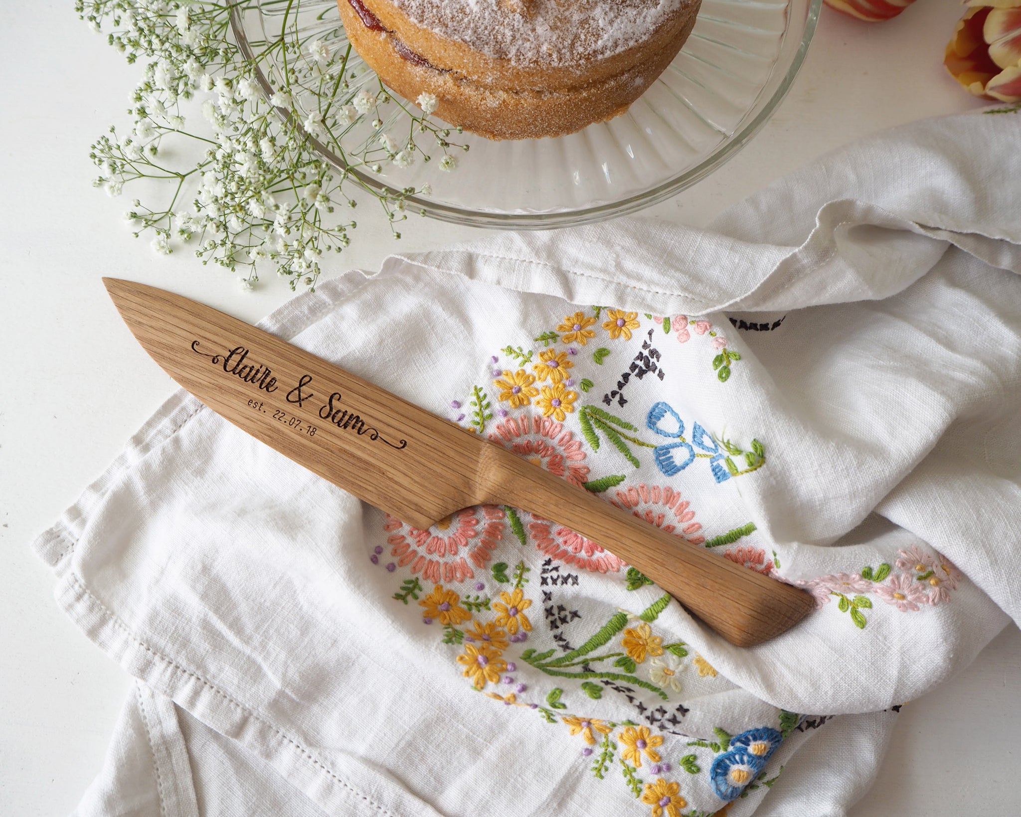 wooden-wedding-cake-knife