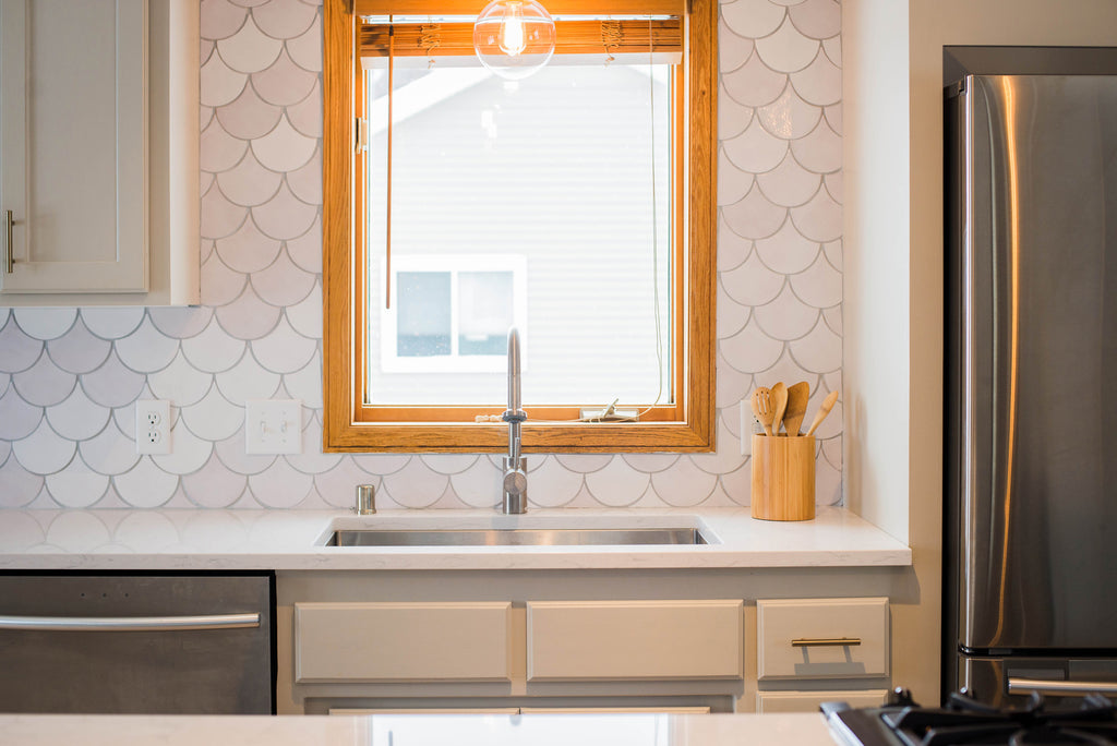 White Moroccan Fish Scale Kitchen Backsplash