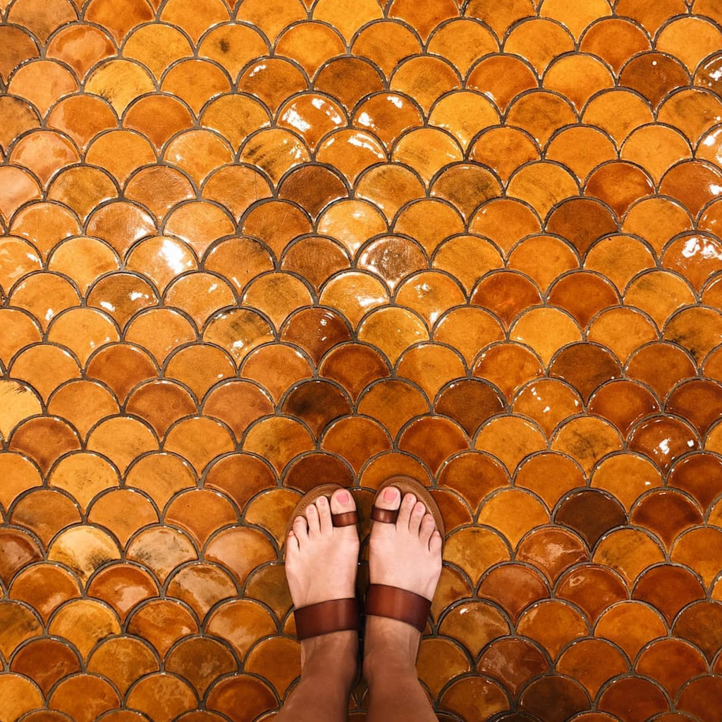 Medium Moroccan Fish Scale Floor in 65W Amber