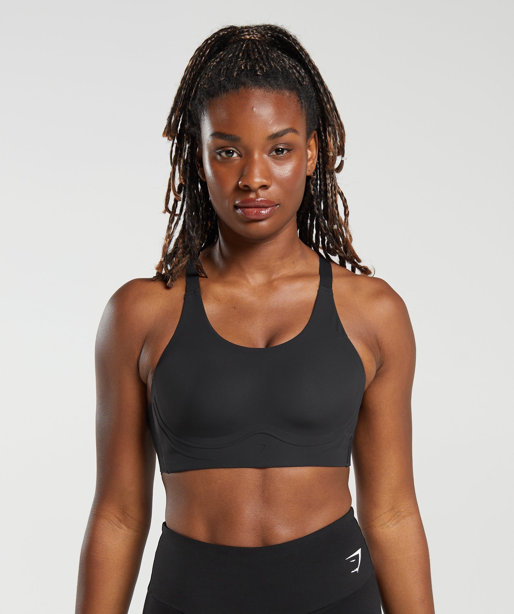 Gymshark V Neck Training Sports Bra Low Support Padded, Women's Fashion,  Activewear on Carousell