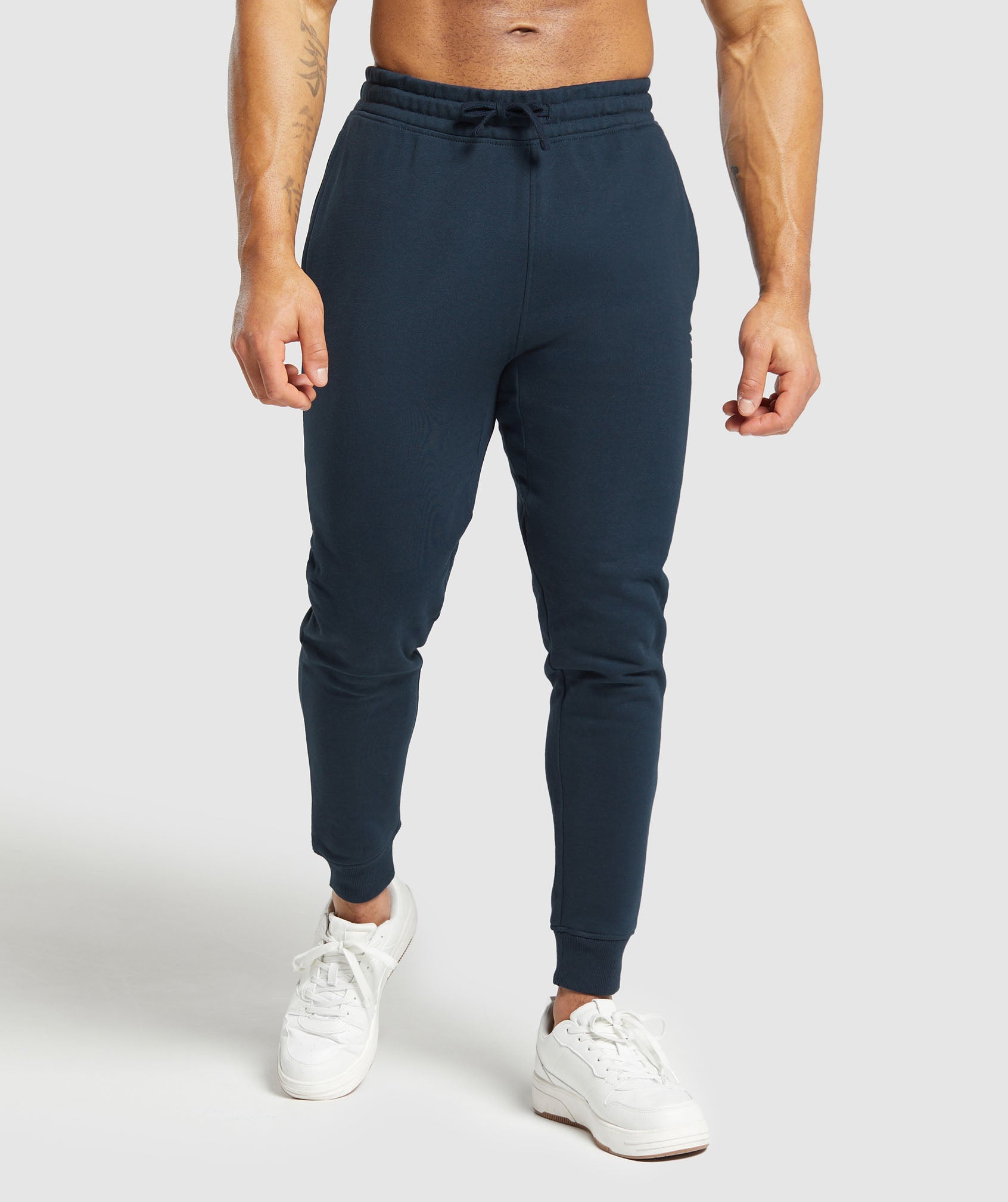 stetic wearing @gymshark Crest Straight Leg Joggers (size L) code STARR 10%