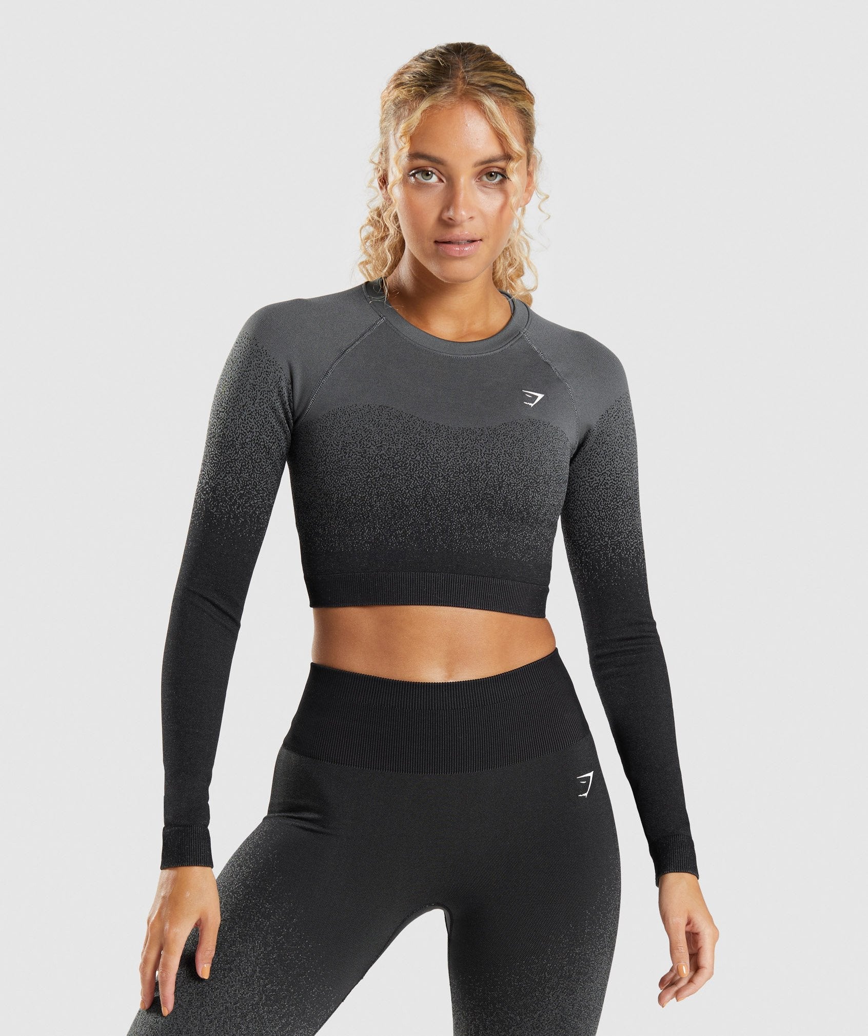 Gymshark Black Gray Camo Long Sleeves Athletic Workout Crop Top Cutout L