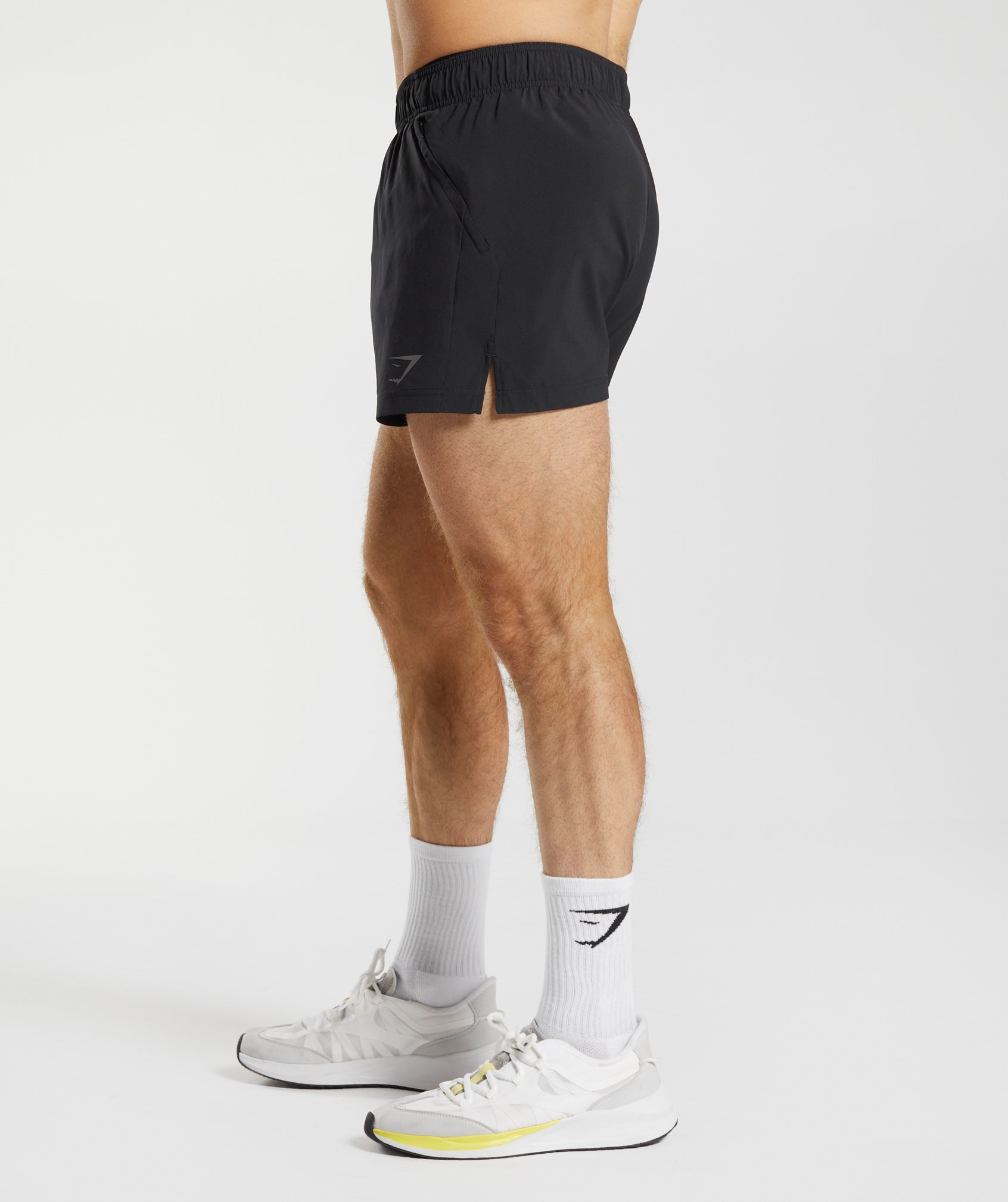 Nike Performance STRIDE - Sports shorts - black 