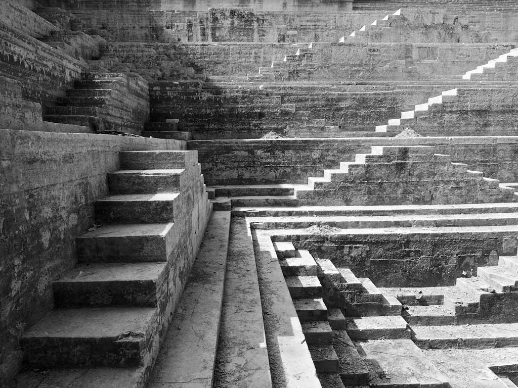 Dabhai Kund steps
