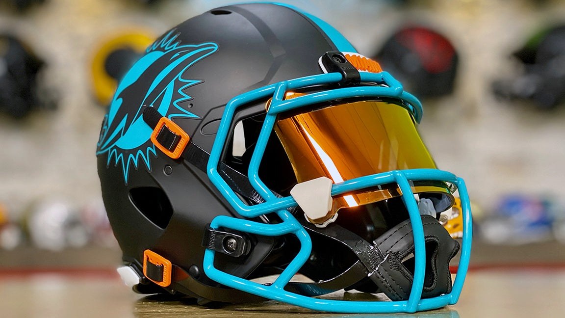 Tyreek Hill Autographed Miami Dolphins Lunar Eclipse Replica Full-Size  Football Helmet - BAS (Black Ink)