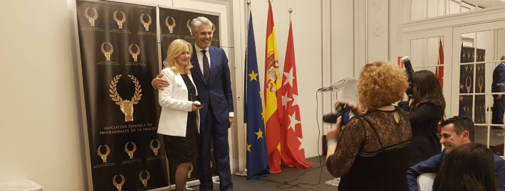 Maria Padilla galardonada con la medalla de oro de la Asociación Española de Profesionales de la Imagen