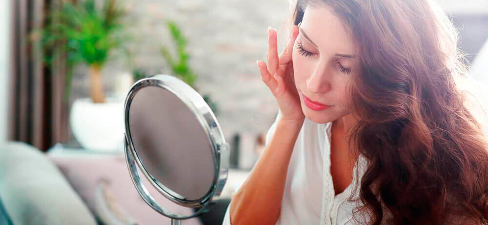Aspecto Cansado: 5 trucos para iluminar tu piel
