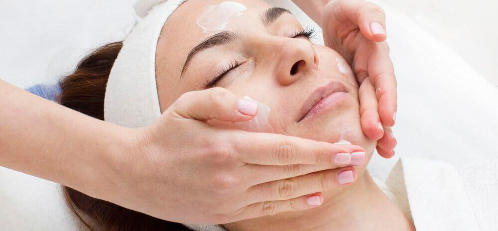 ¿Peeling o limpieza facial?