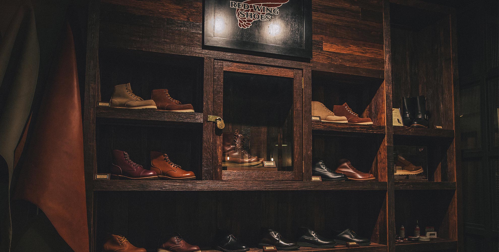 PAST, PRESENT, FUTURE : RED WING