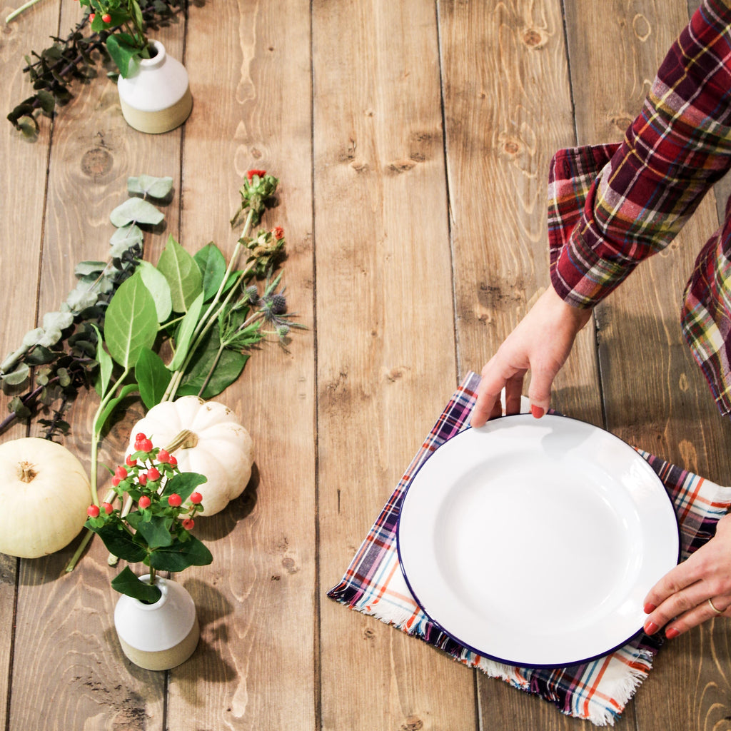 Effortless Chic Thanksgiving Tablescape