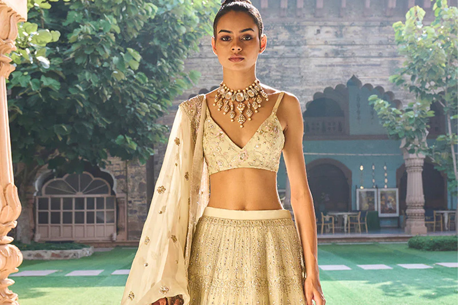 Saree or Lehenga for Wedding Guest: What Should I Wear? – Lashkaraa