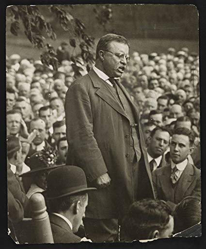 roosevelt speaking to crowd 4