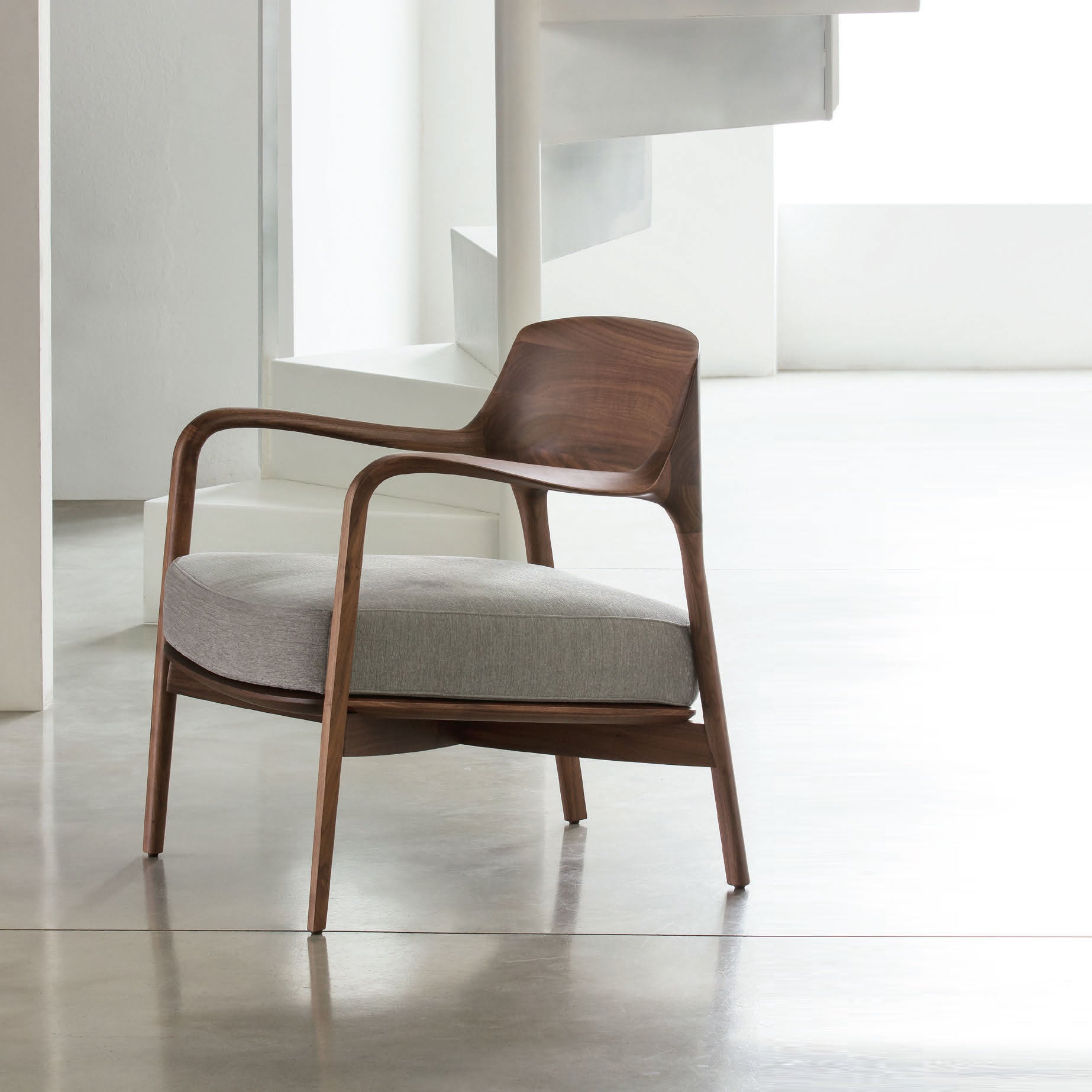 porada louis armchair