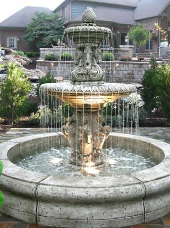 Cavalli Fountain with Fiore Pond