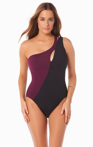 one-piece bathing suits 