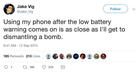 Funny tweet about low battery phones