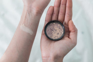 Simple Beauty Minerals - Ultra Light Mineral Foundation