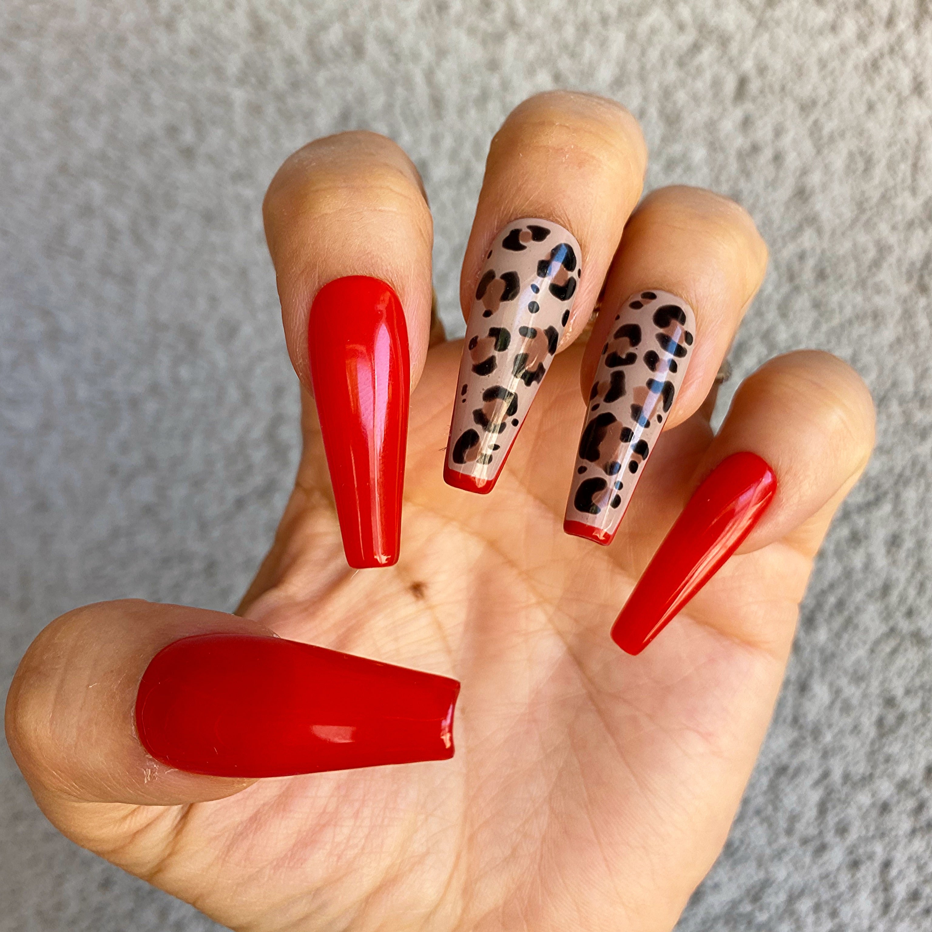 tema Espectacular entrar Solid Red and Leopard Print Press On Nails Set