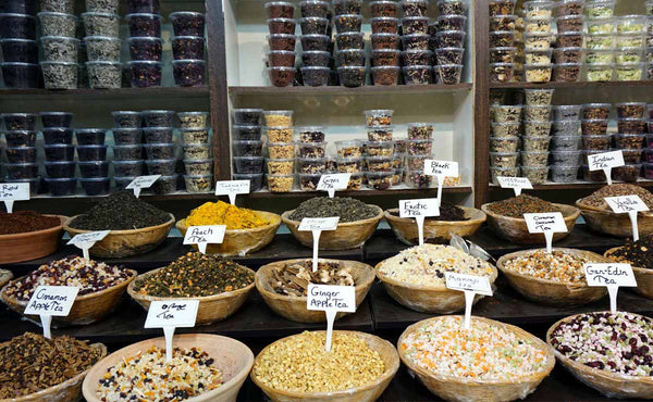 baskets with various kosher teas