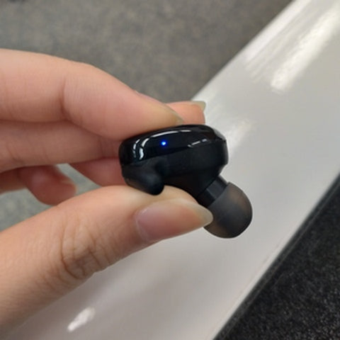 GadgetiCloud Lexuma wireless bluetooth earbuds earphones headphones connection LED indicator 辣數碼 無線藍牙耳機 