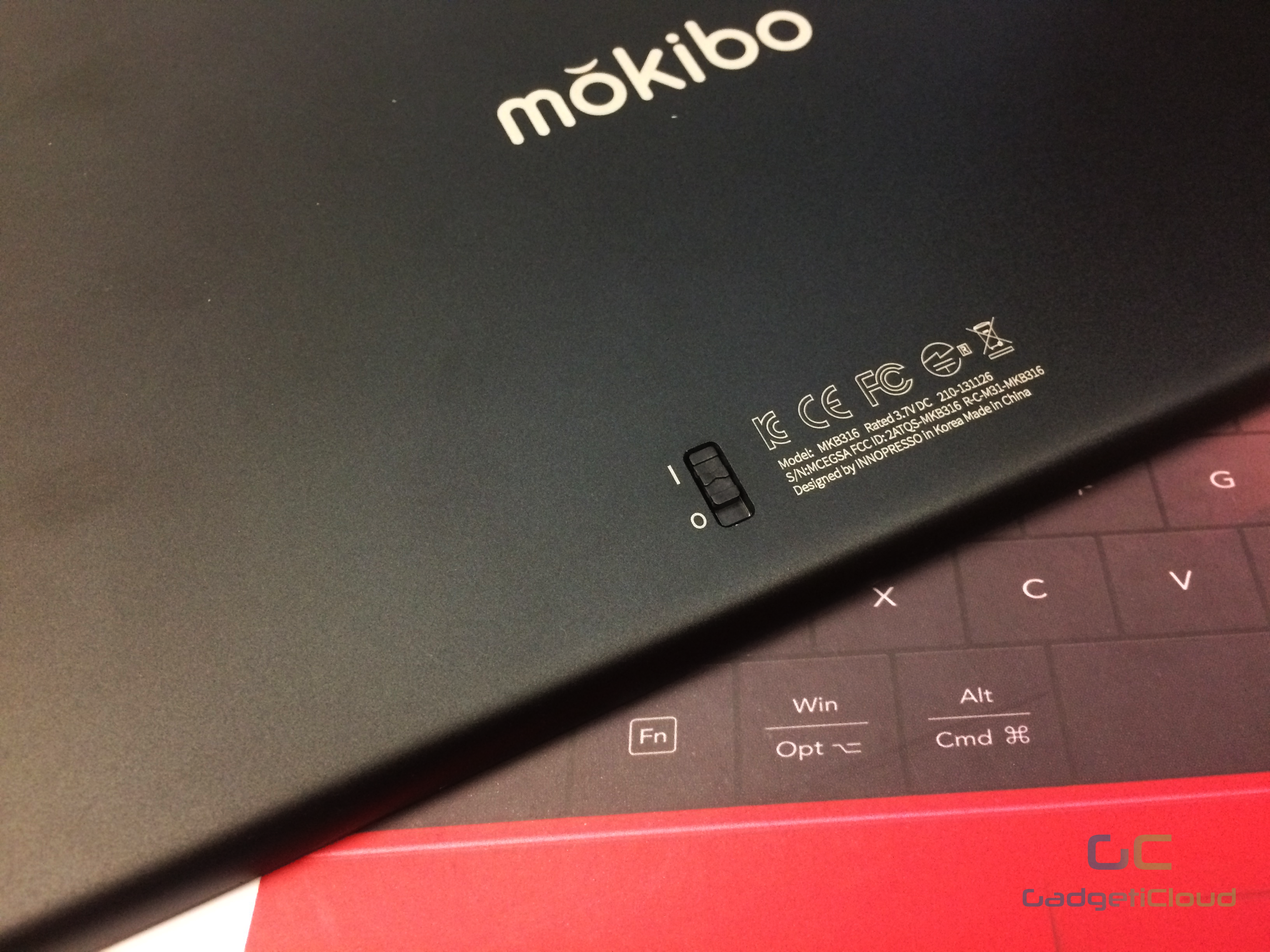 lexuma-mokibo-touchpad-keyboard-bluetooth-wireless-pantograph-laptop-black-power-switch