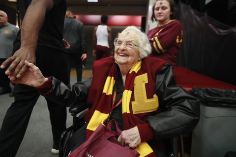 sister jean loyola university ramblers basketball (photo Chicago Tribune)