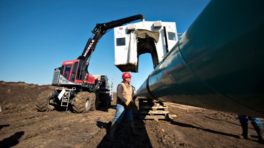 construction of the Keystone XL oil pipeline 