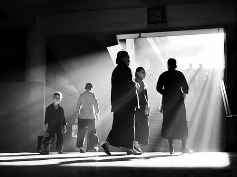 Afternoon Chat - 1959 - By Fan Ho at AO Vertical Art Space