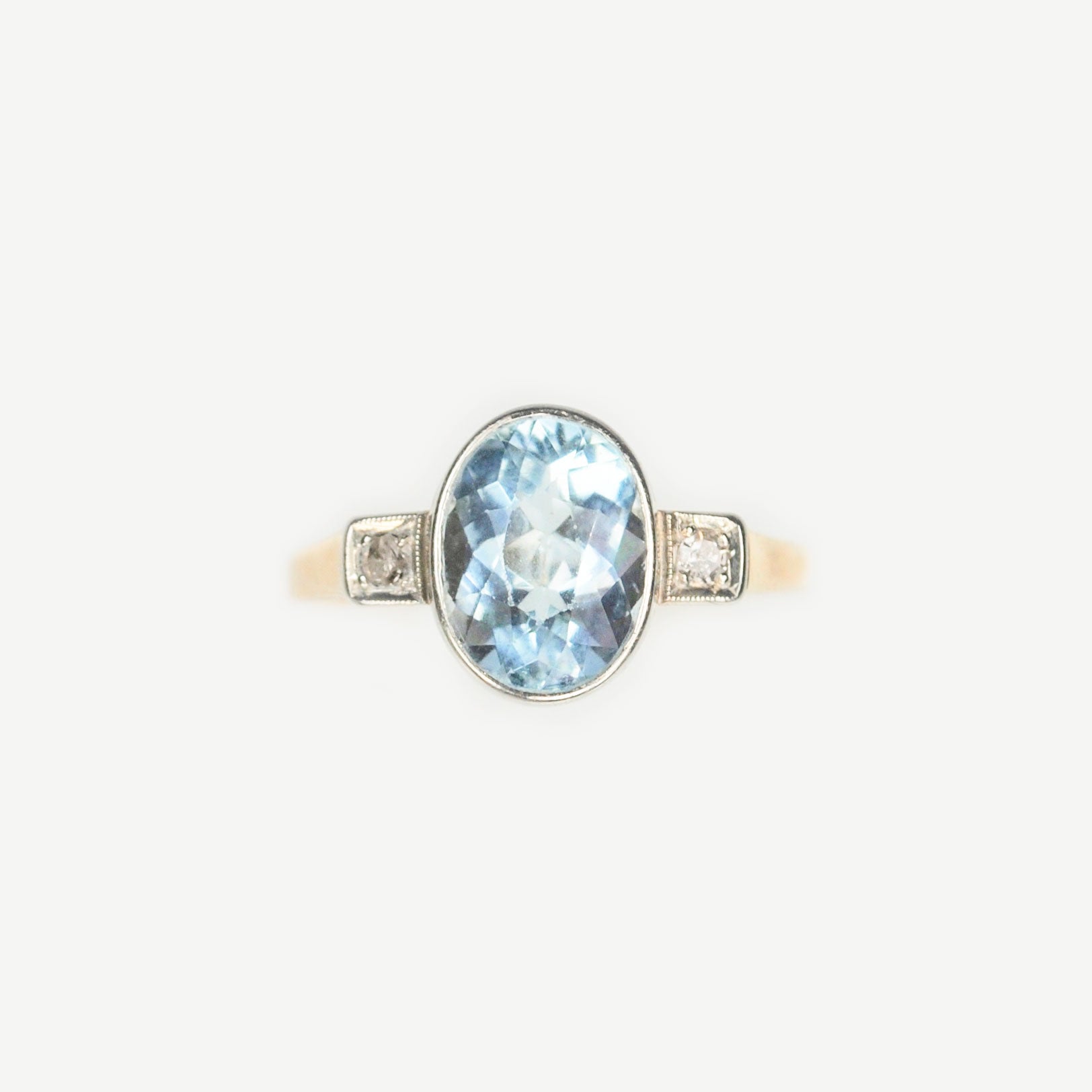 Art Deco Aquamarine, 14ct Gold ring with diamond shoulders c.1930s