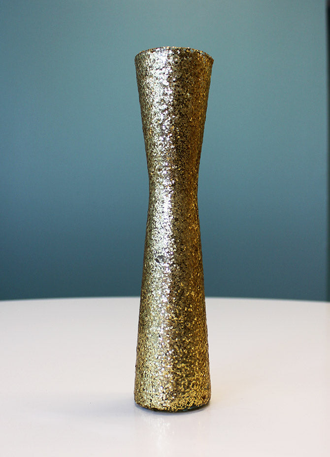 gold glitter sparkling vase drying 