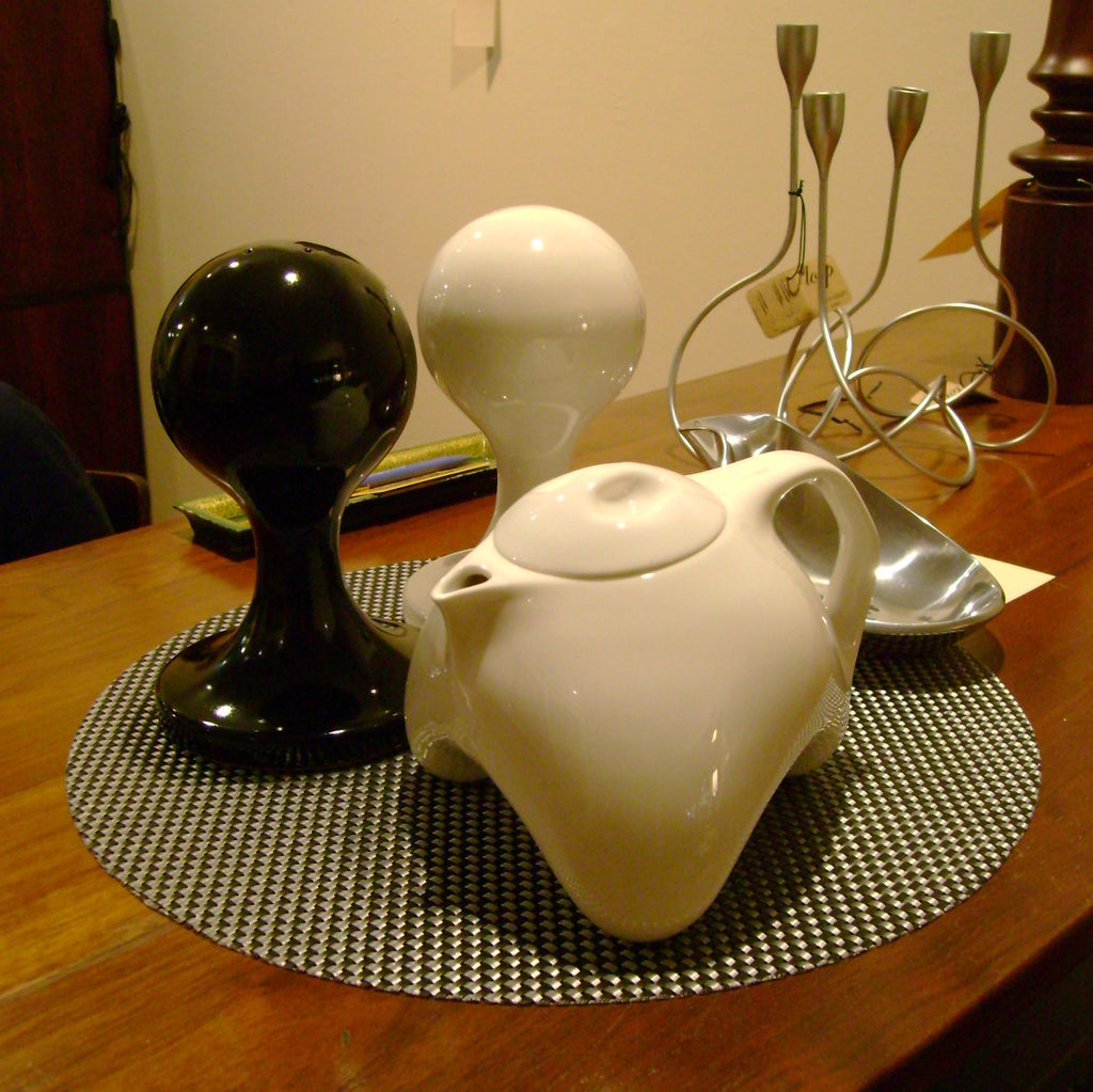 2008 Abode New York with Tripot teapot by Vincent Reardon.