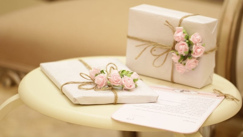 7 Things Your Wedding Guests Will Be Super Excited to Find in Their Welcome  Bags