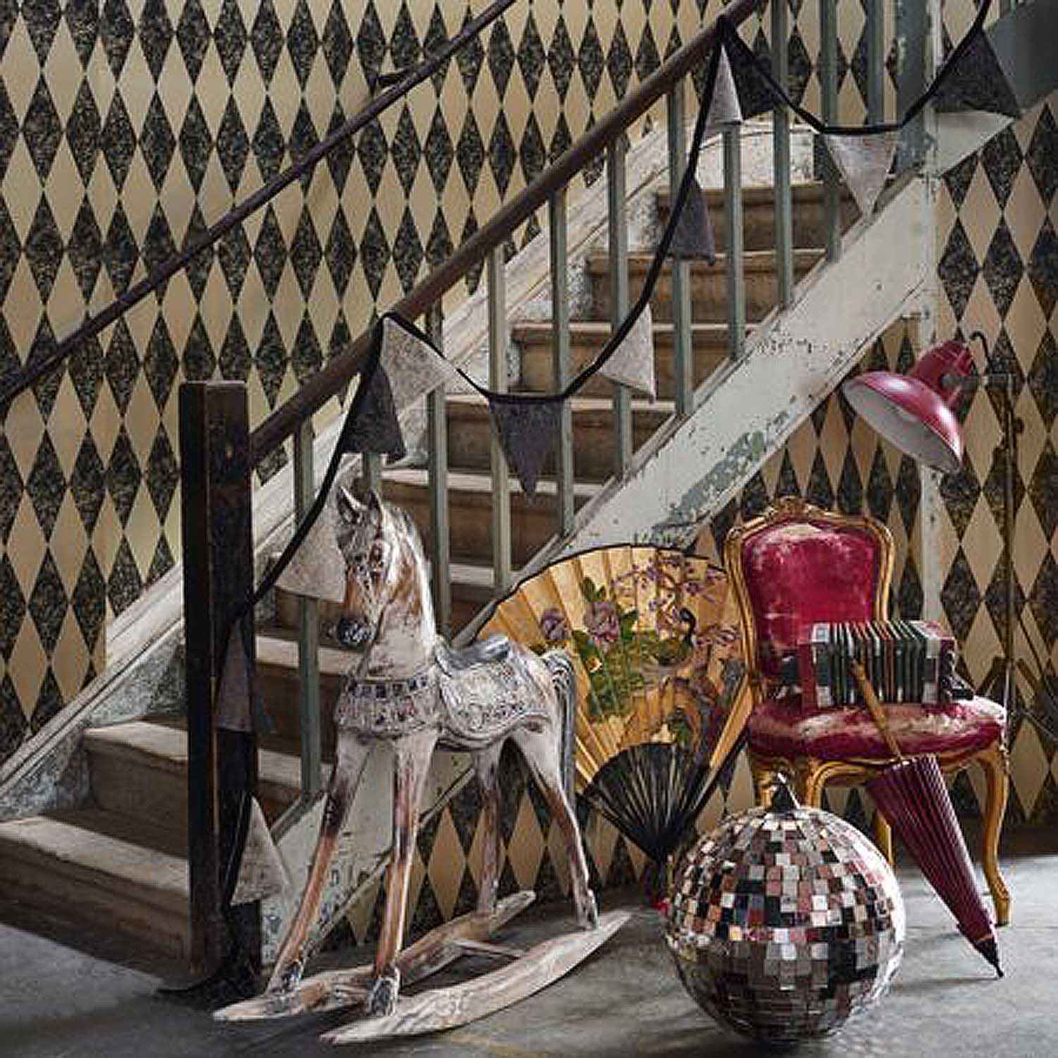 Tortola Geometric Designer Wallpaper Clarke and Clarke | Off White & Gold