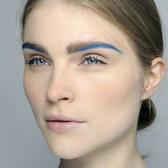 Festival Makeup Trend 4 Fresh but fun - blue brow highlight