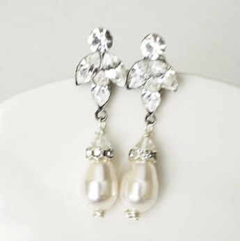 drop pearl bridal earrings in vintage style