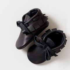 amy and ivor handmade laced moccasins for babies black veg tanned eco leather