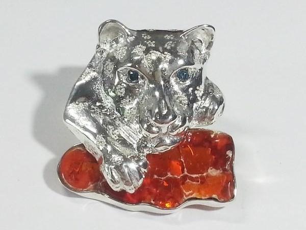 Custom jaguar brooch with fire opal stone