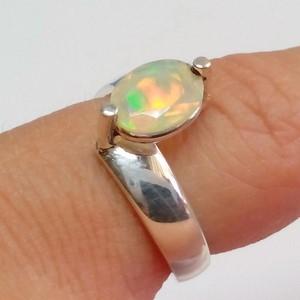 Noble opal ring