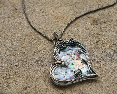 roman glass heart necklace