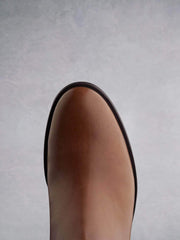Axbridge in tan leather has a round toe shape and a luxe leather lining.